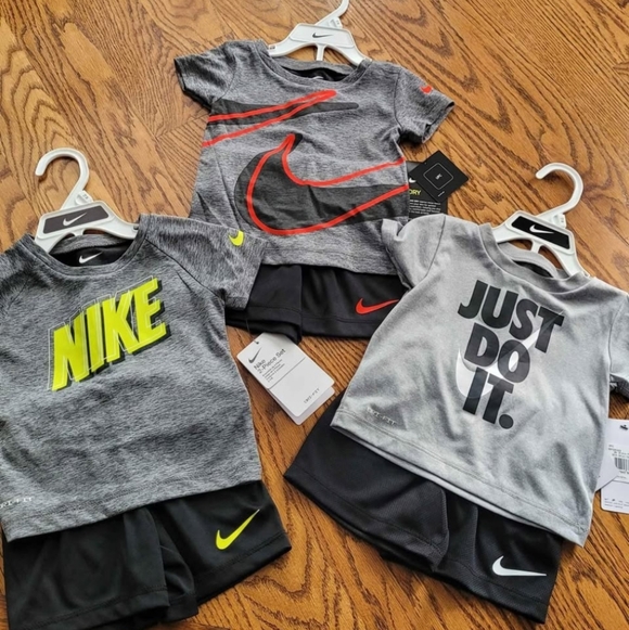 NEW! Set Of 8 Boys Nike Two Piece Sets Size 12 Months - Picture 4 of 4